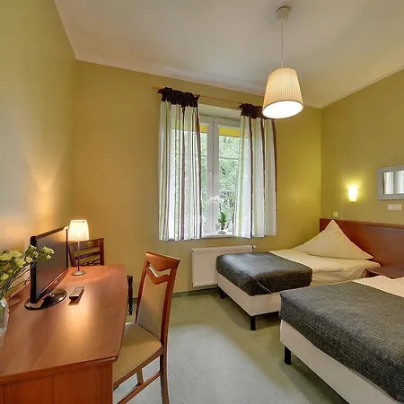 Hotel Belweder - Przy Hotelu Golebiewski-3